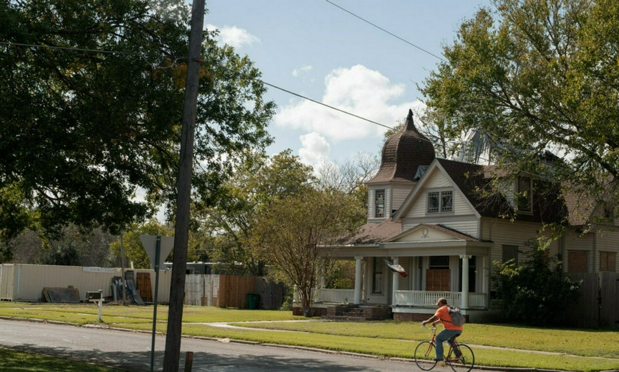 5-22011Q6495b39.jpeg 5-22011Q6495b39.jpeg