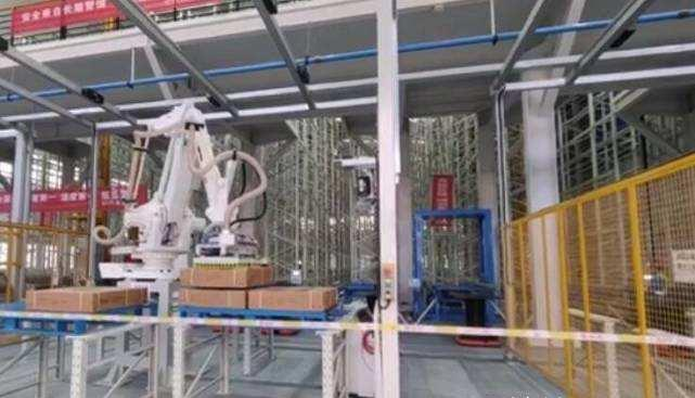 鲁芯之光半导体LED芯片封装与测试项目第二条生产线进入调试阶段(图2) 10-22042G52033513.png